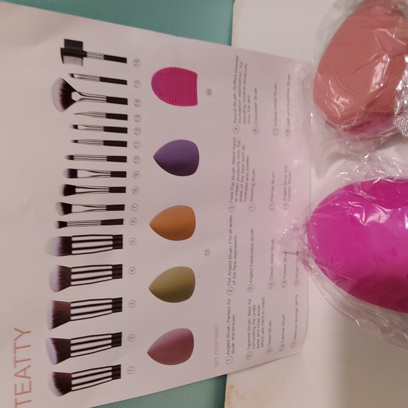 Professional Makeup Brushes - Picture 4 of 7